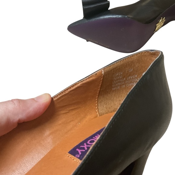 Mojo Moxy Women's Size 7.5 Sophia Pumps Bow Detail Black Leather EUC 4 Inch Heel - Picture 4 of 8